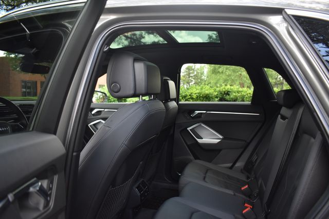 Vehicle image 24 of 40