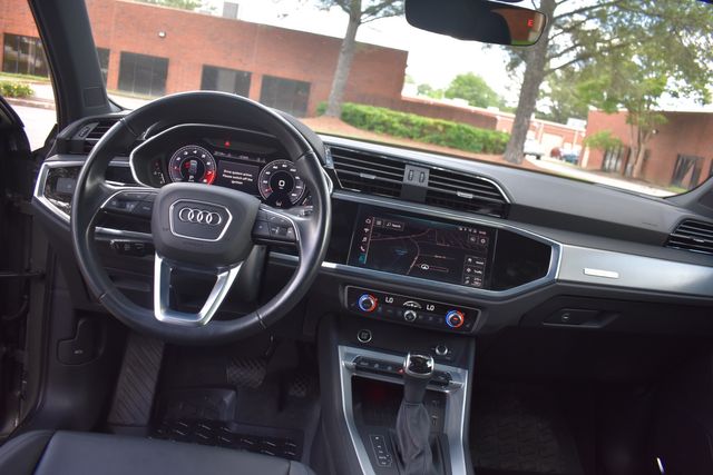Vehicle image 18 of 40