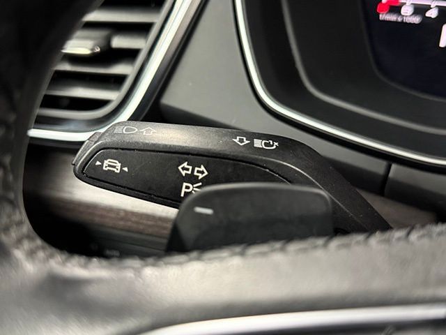 Vehicle image 51 of 58