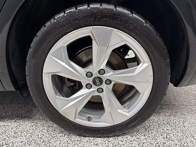 Vehicle image 23 of 58