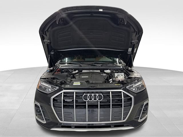 Vehicle image 10 of 58