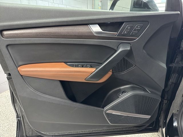 Vehicle image 26 of 58