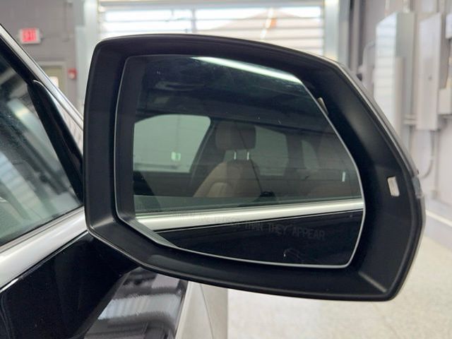 Vehicle image 19 of 58