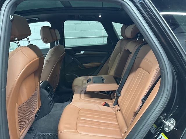 Vehicle image 31 of 58