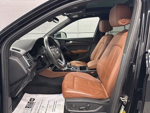 Vehicle image 28 of 58