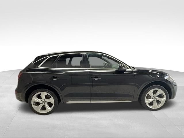 Vehicle image 5 of 58