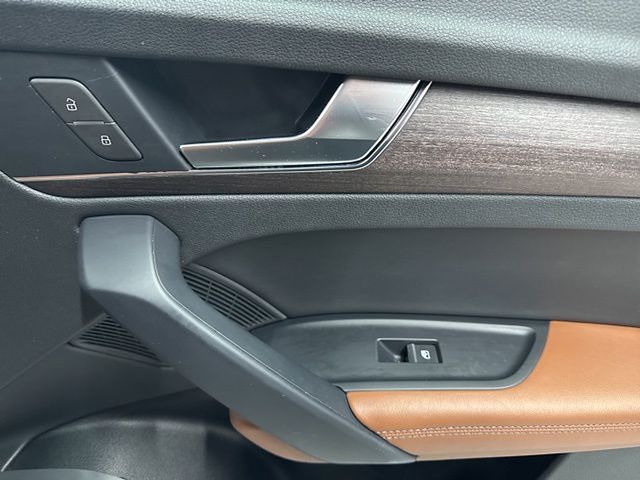 Vehicle image 37 of 58