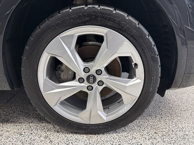 Vehicle image 22 of 58