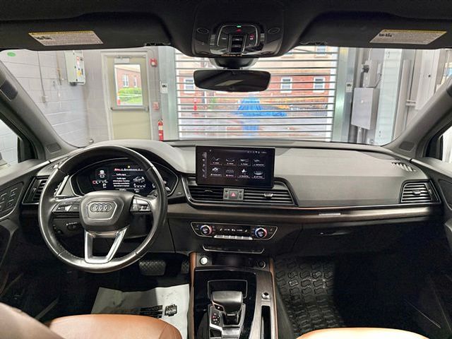 Vehicle image 40 of 58