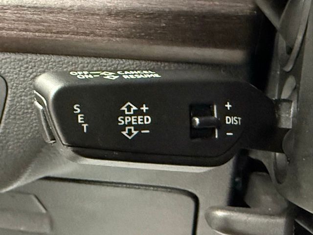 Vehicle image 53 of 58