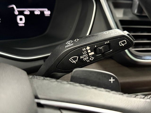 Vehicle image 52 of 58