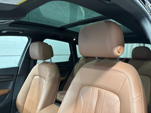 Vehicle image 39 of 58