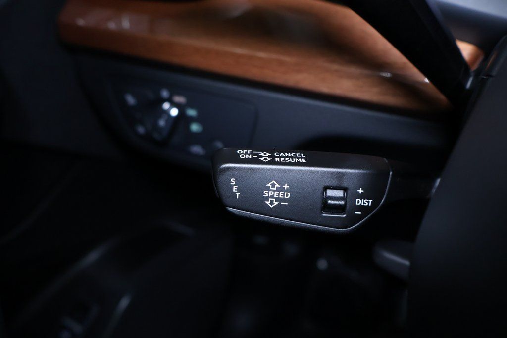 Vehicle image 28 of 43