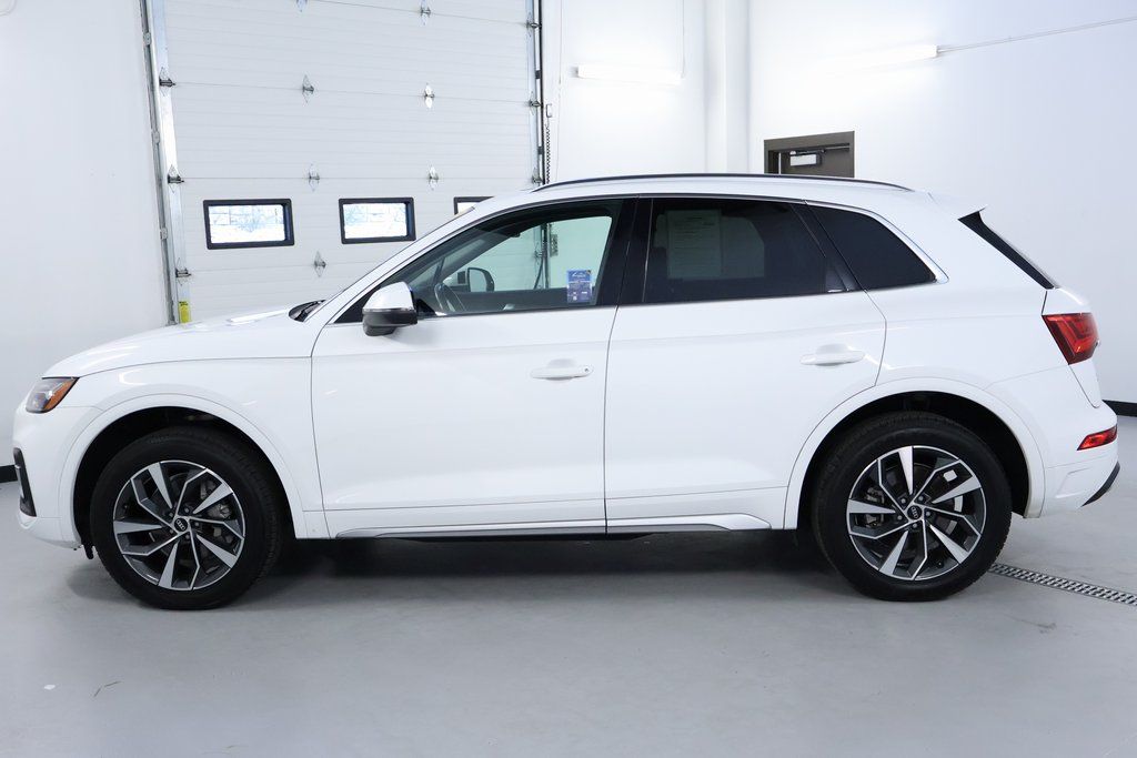 Vehicle image 7 of 43