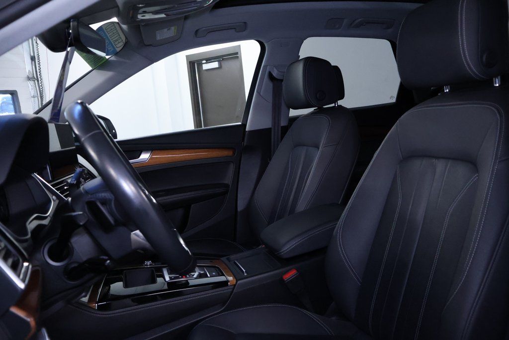 Vehicle image 13 of 43