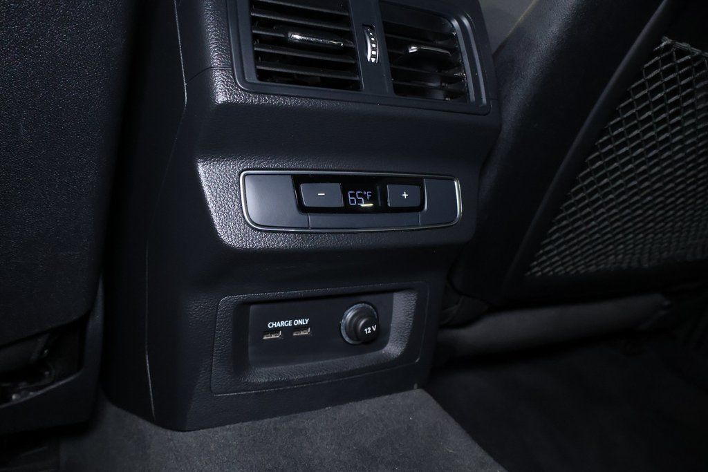 Vehicle image 27 of 43