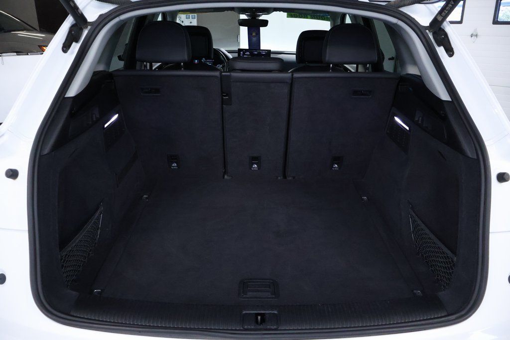 Vehicle image 10 of 43