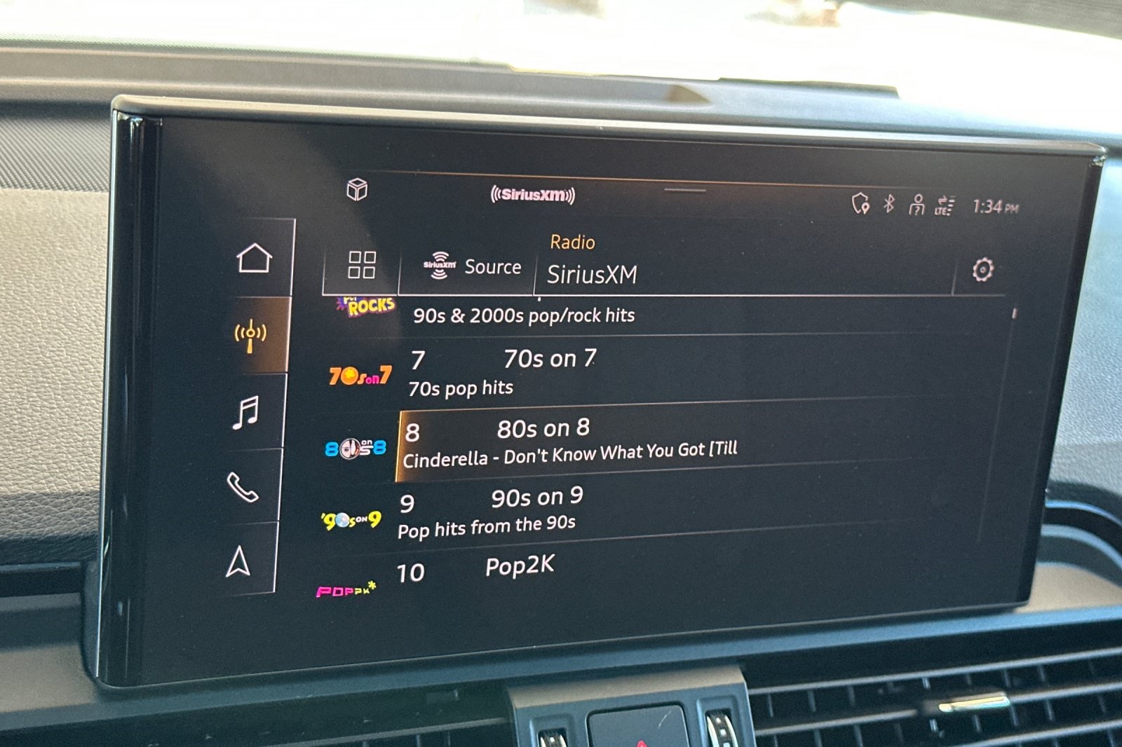 Vehicle image 21 of 35