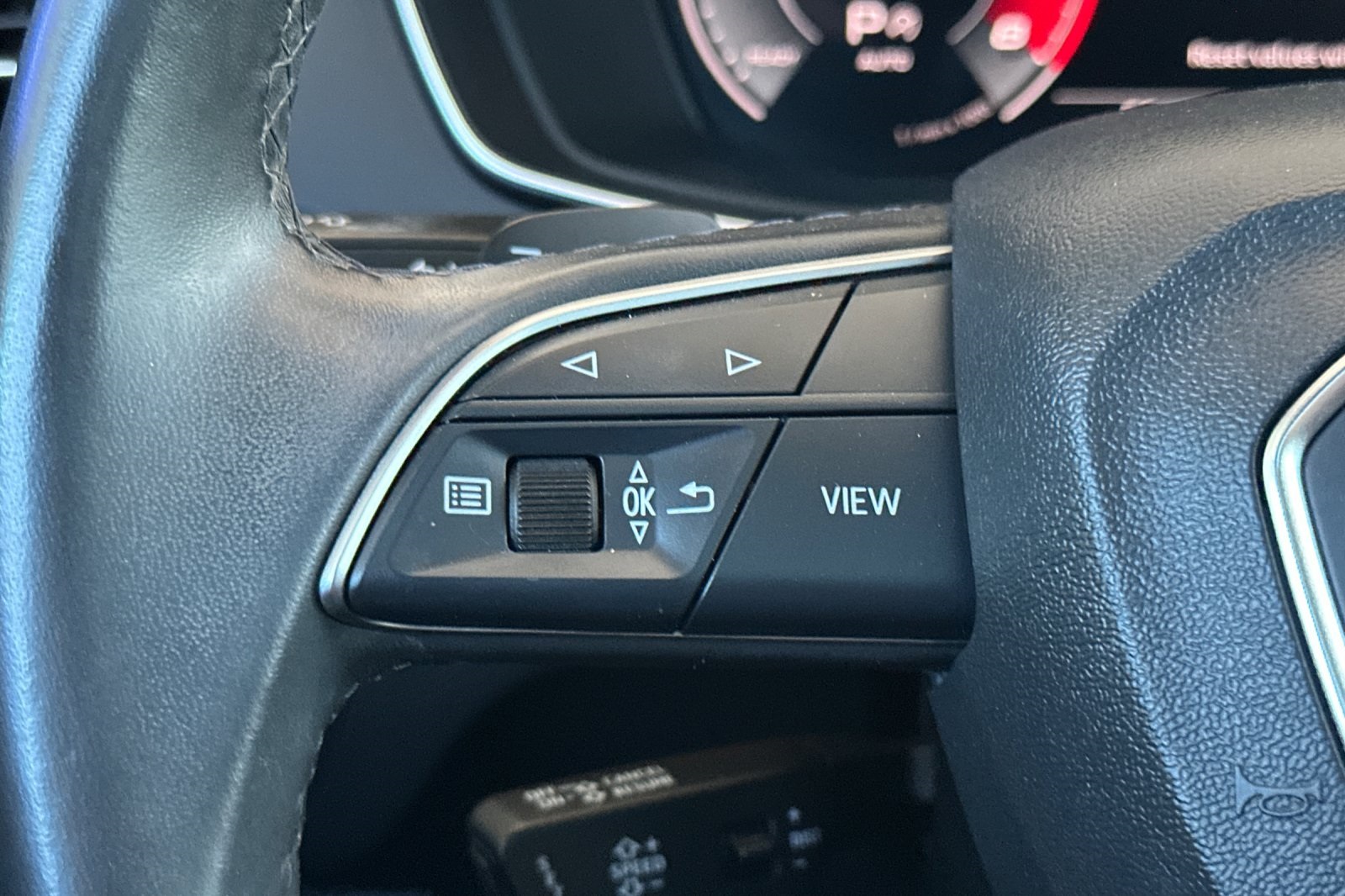 Vehicle image 27 of 35