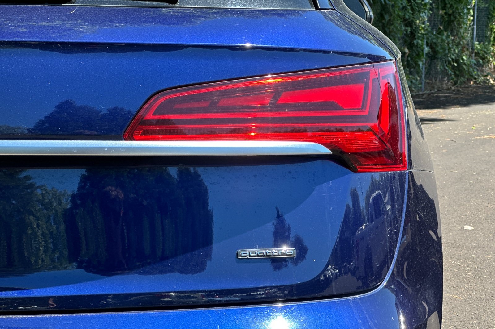 Vehicle image 33 of 35