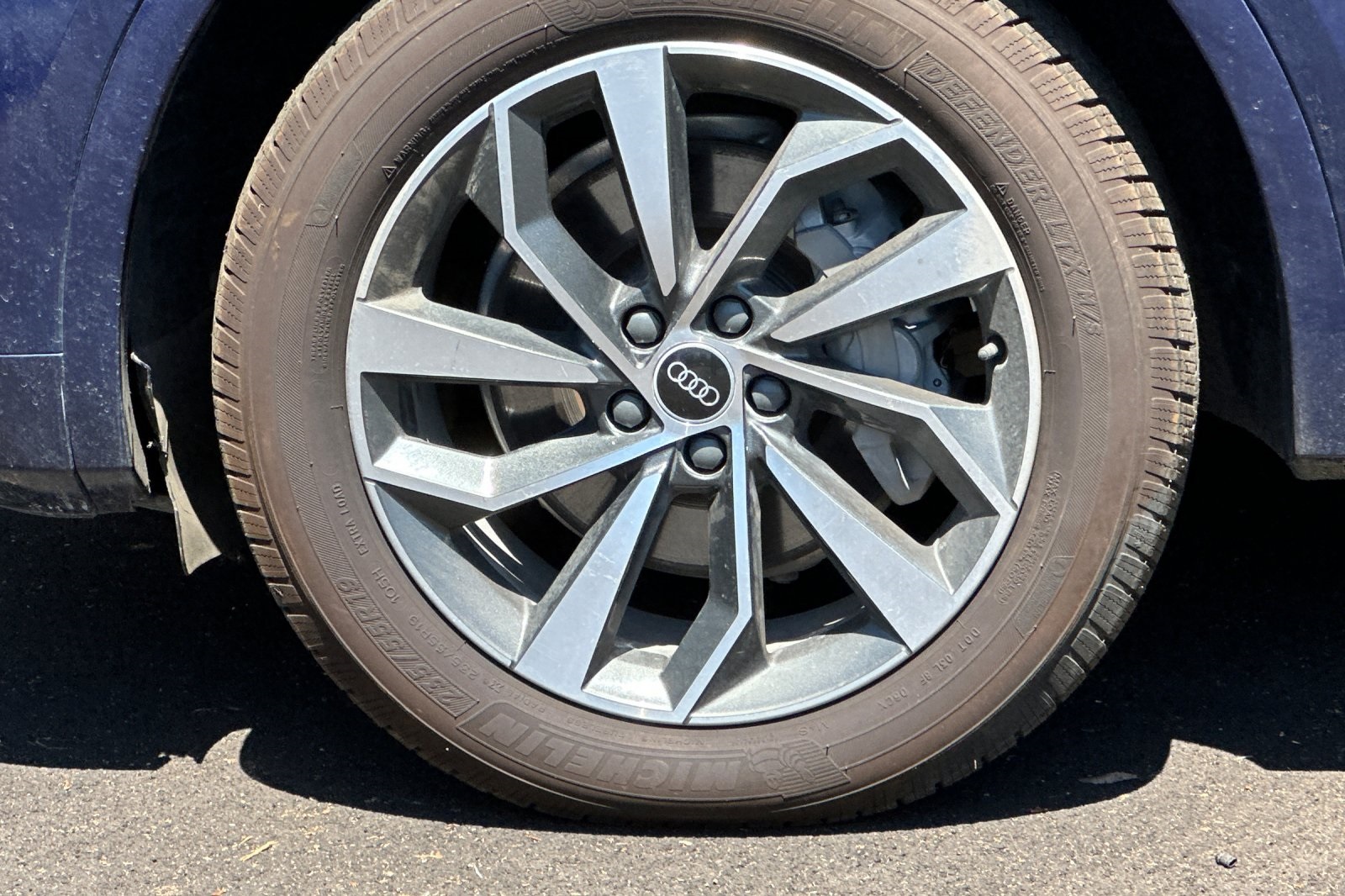 Vehicle image 32 of 35