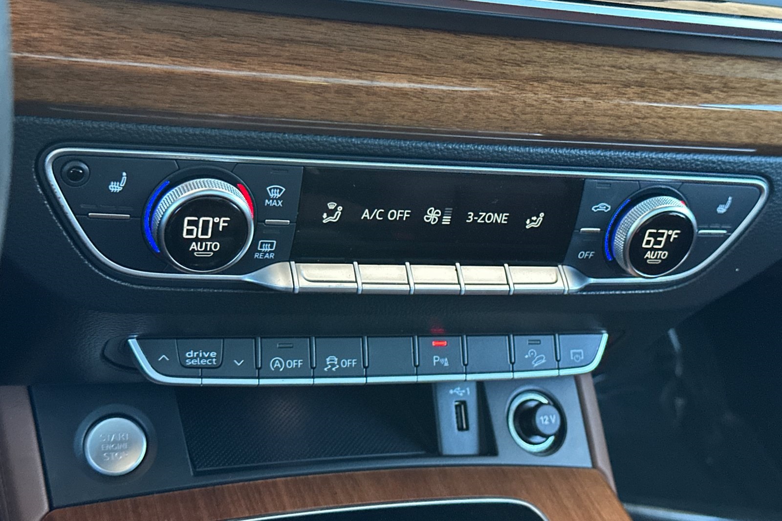 Vehicle image 23 of 35