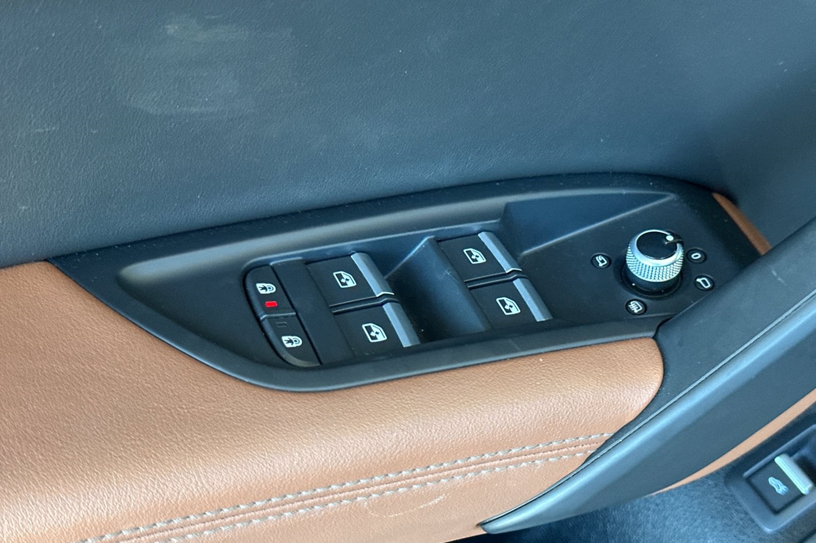 Vehicle image 12 of 35