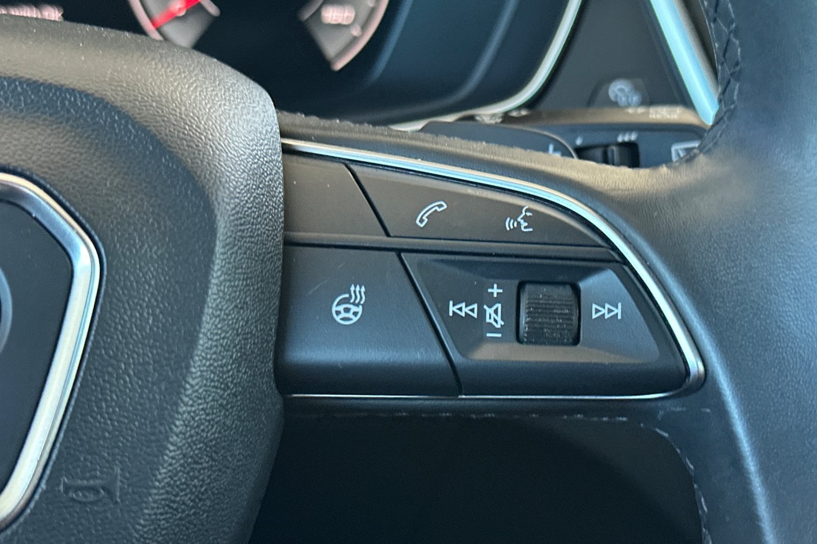 Vehicle image 28 of 35