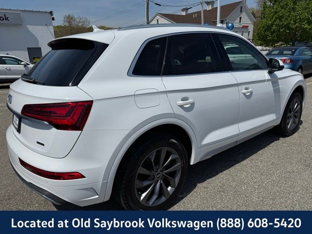 Vehicle image 6 of 43