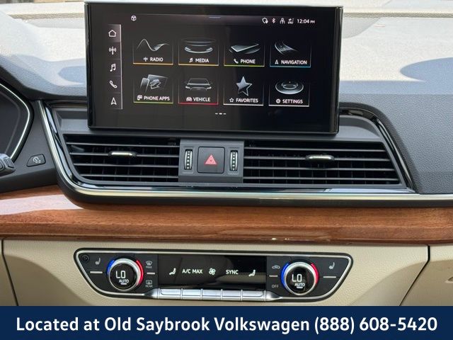 Vehicle image 26 of 43