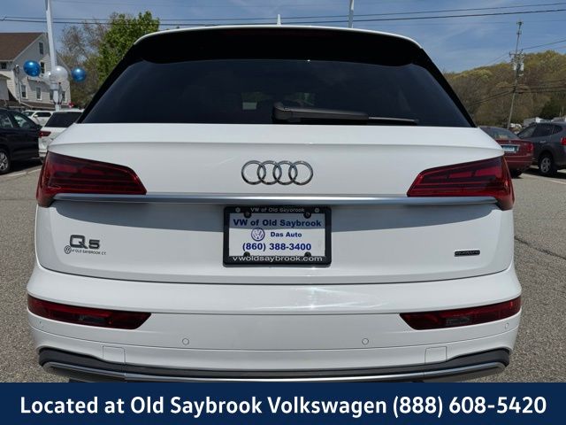 Vehicle image 7 of 43