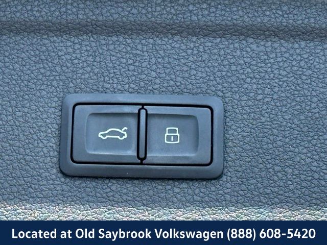 Vehicle image 16 of 43