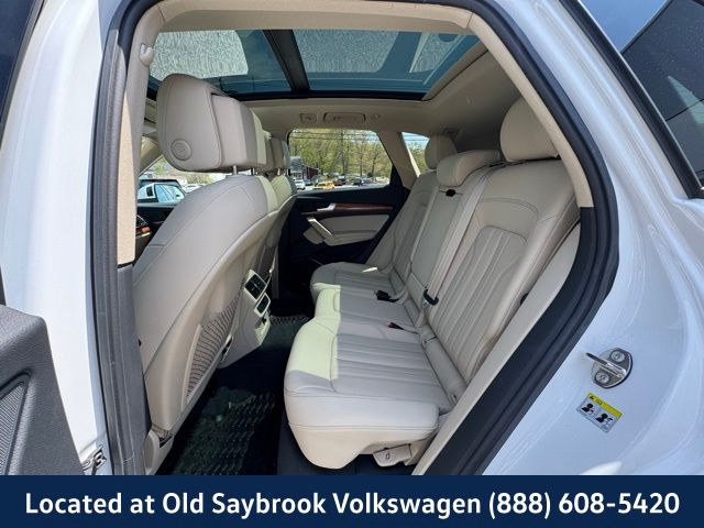 Vehicle image 42 of 43