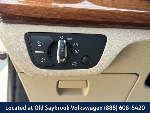 Vehicle image 14 of 43