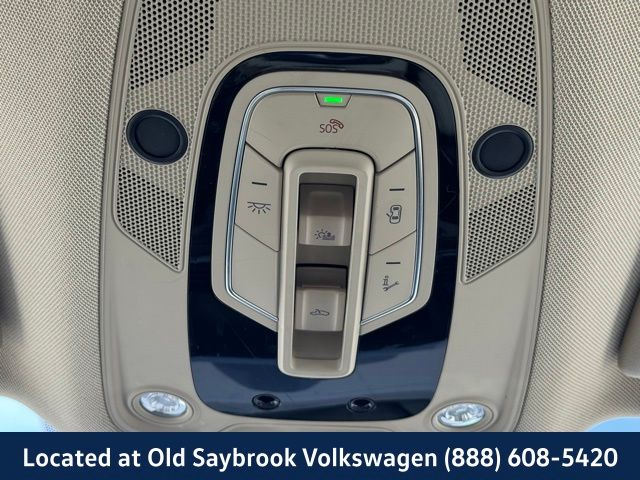Vehicle image 23 of 43