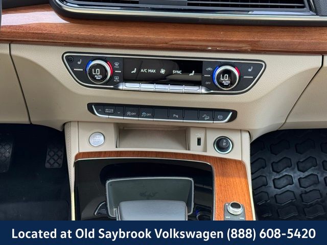 Vehicle image 18 of 43
