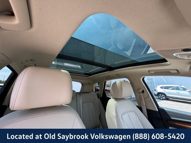 Vehicle image 31 of 43