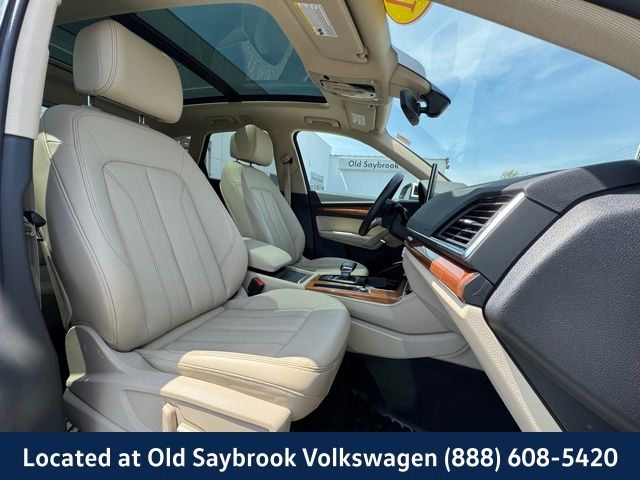 Vehicle image 11 of 43