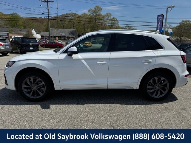 Vehicle image 9 of 43