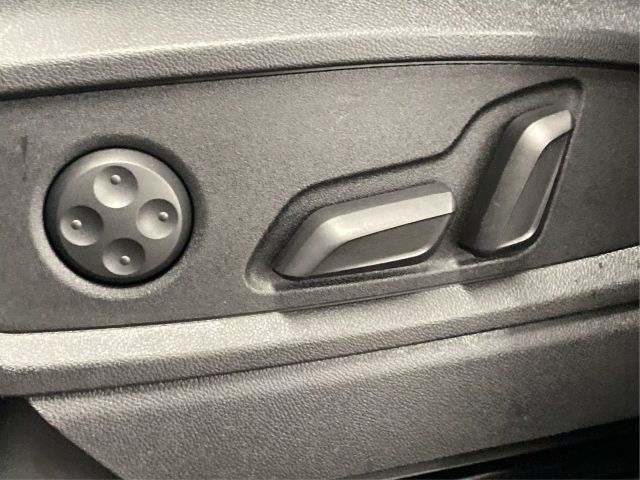 Vehicle image 30 of 43