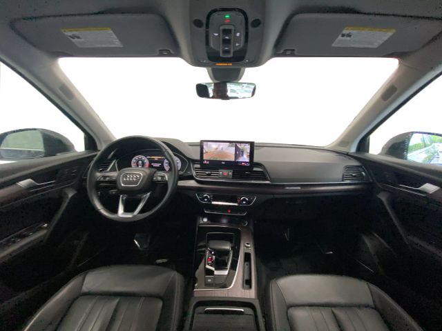 Vehicle image 20 of 43