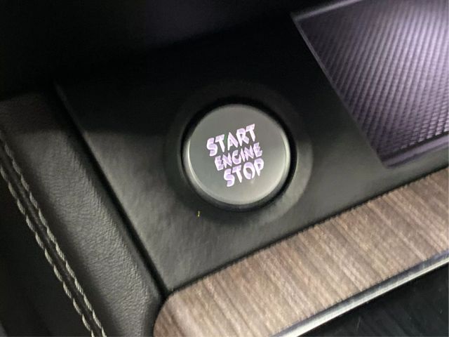 Vehicle image 37 of 43