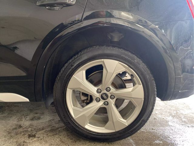 Vehicle image 19 of 43