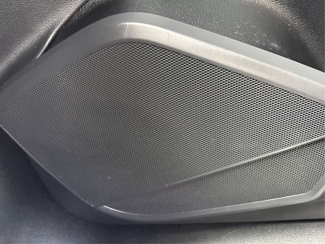 Vehicle image 22 of 35