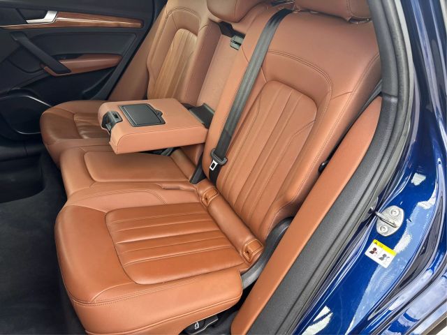 Vehicle image 11 of 35