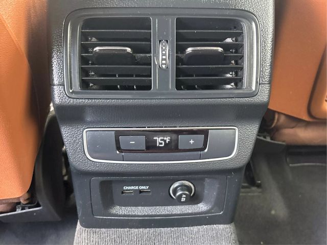 Vehicle image 20 of 35