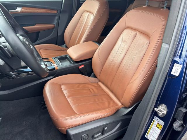 Vehicle image 10 of 35