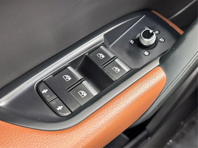 Vehicle image 23 of 35