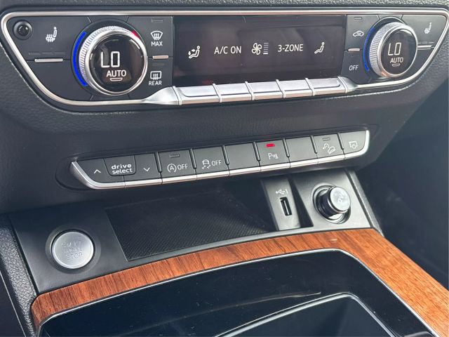 Vehicle image 29 of 35
