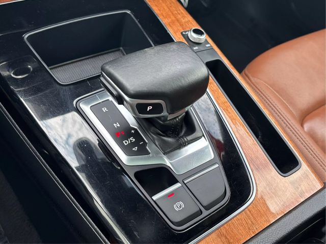 Vehicle image 18 of 35